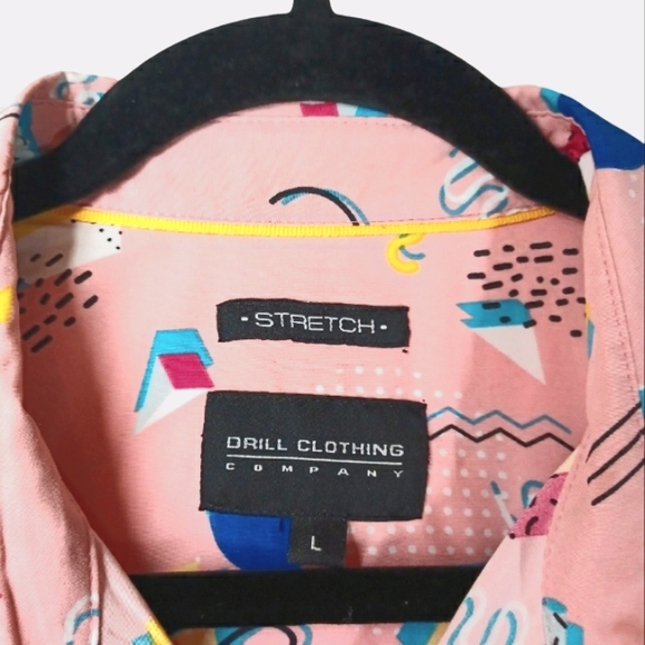 DRILL CLOTHING COMPANY Stretch Pink Geometric Short Sleeve Button Front Shirt L - Picture 7 of 8